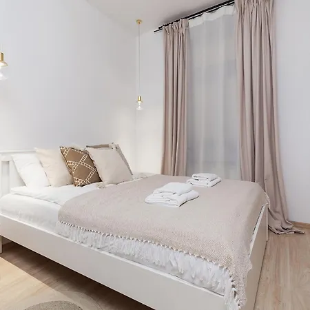 Main Square Apartment - Private Parking - Sw Krzyza 16 Краків Екстер'єр фото
